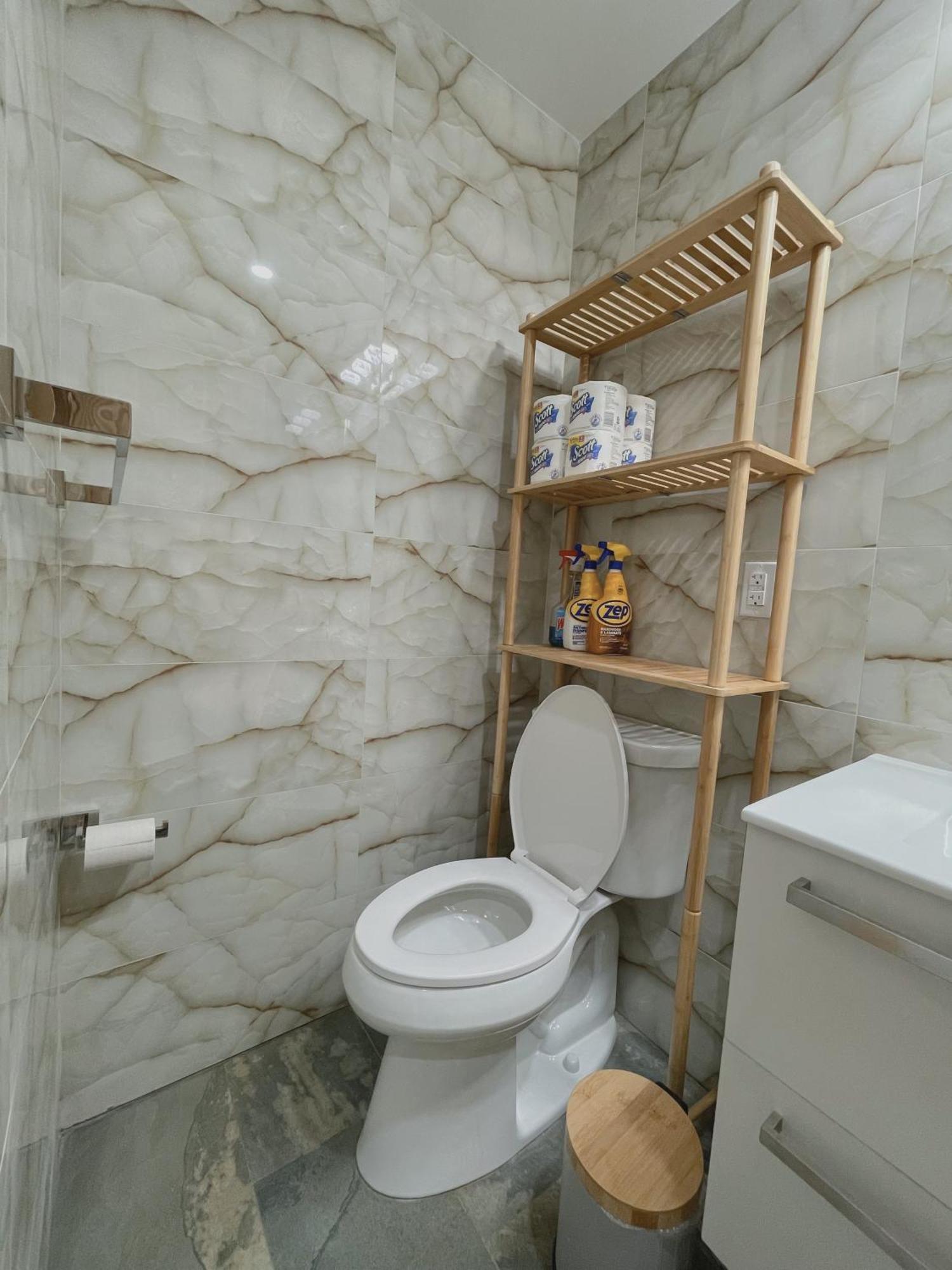 Apartment Beautiful Shared With The Host In The Heart Of Bushwick *